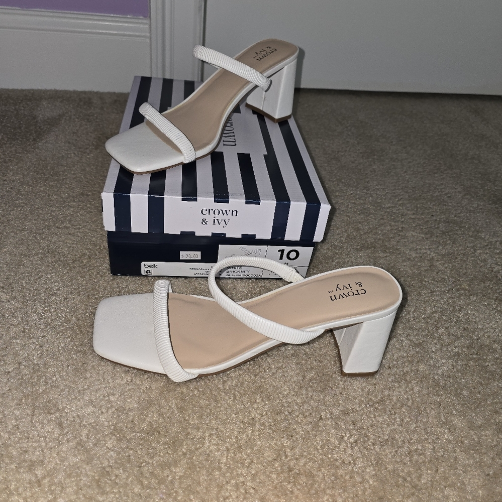 Crown & Ivy Women's White Block Heel Sandals